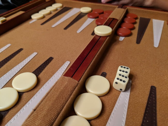 8 Popular Skill Games to Play Backgammon