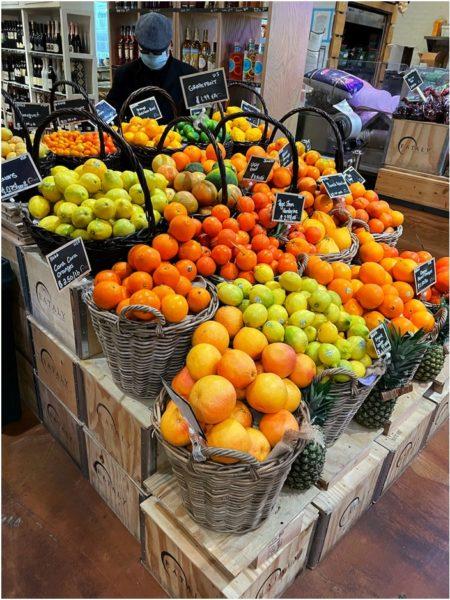 11 Best Holiday Gifts Ideas For Everyone Fruits basket