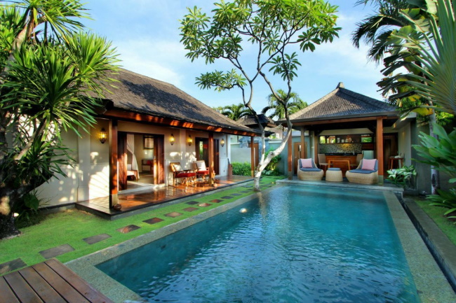Villa with Private Pool and Garden