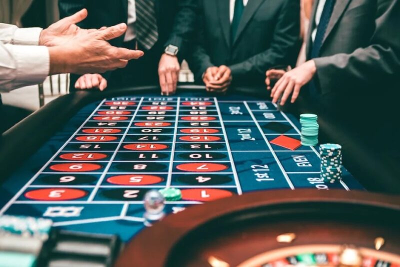 why people love playing at casinos